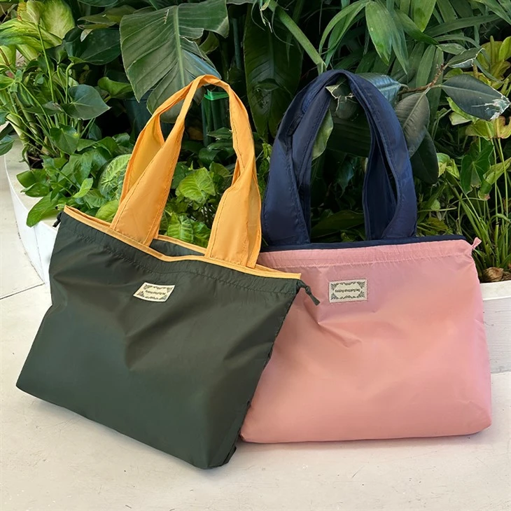 Contrast color waterproof shopping bag-3