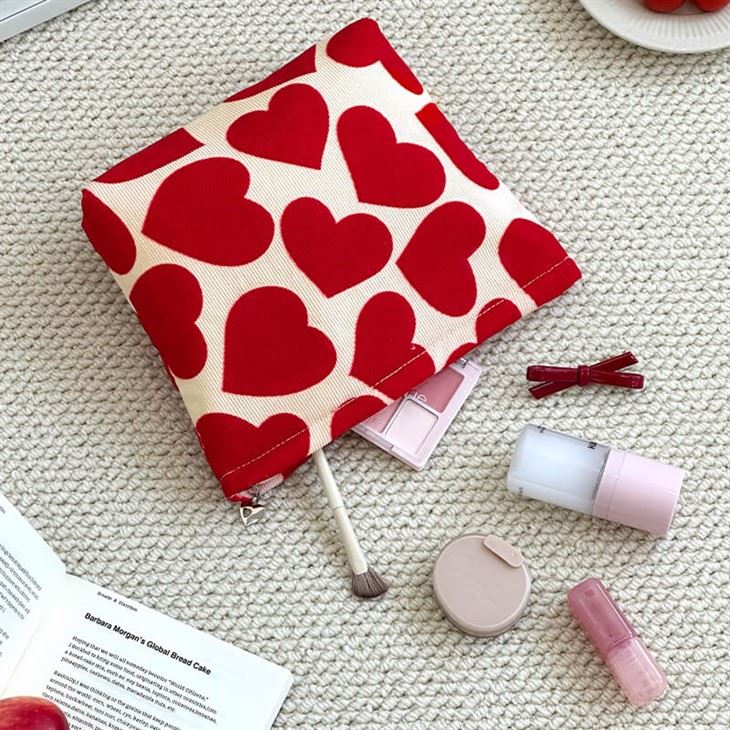 Cute Heart Clutch Cosmetic Bag-4
