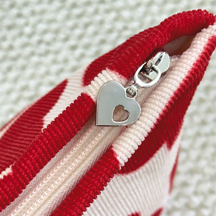 Cute Heart Clutch Cosmetic Bag-6